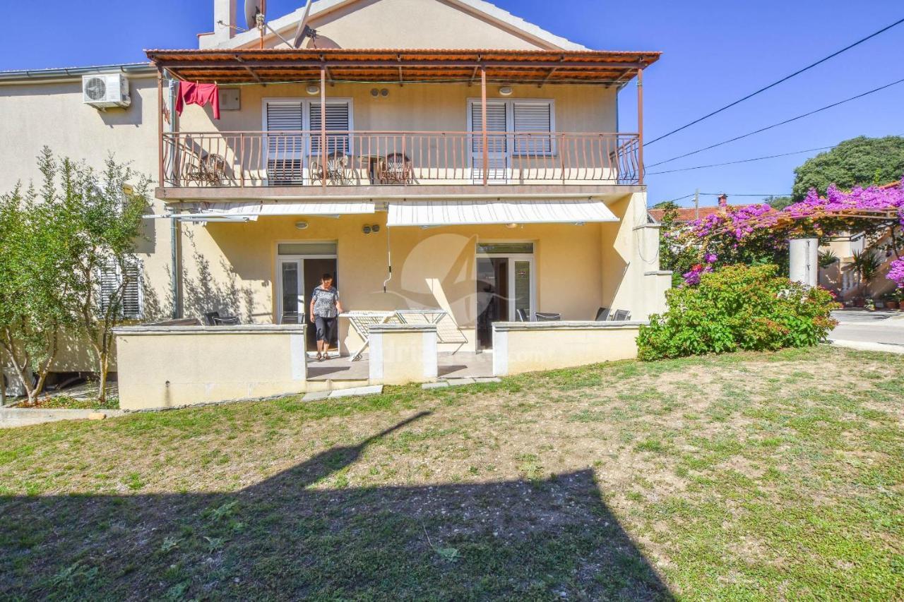 Apartments Flora Pakoštane Εξωτερικό φωτογραφία