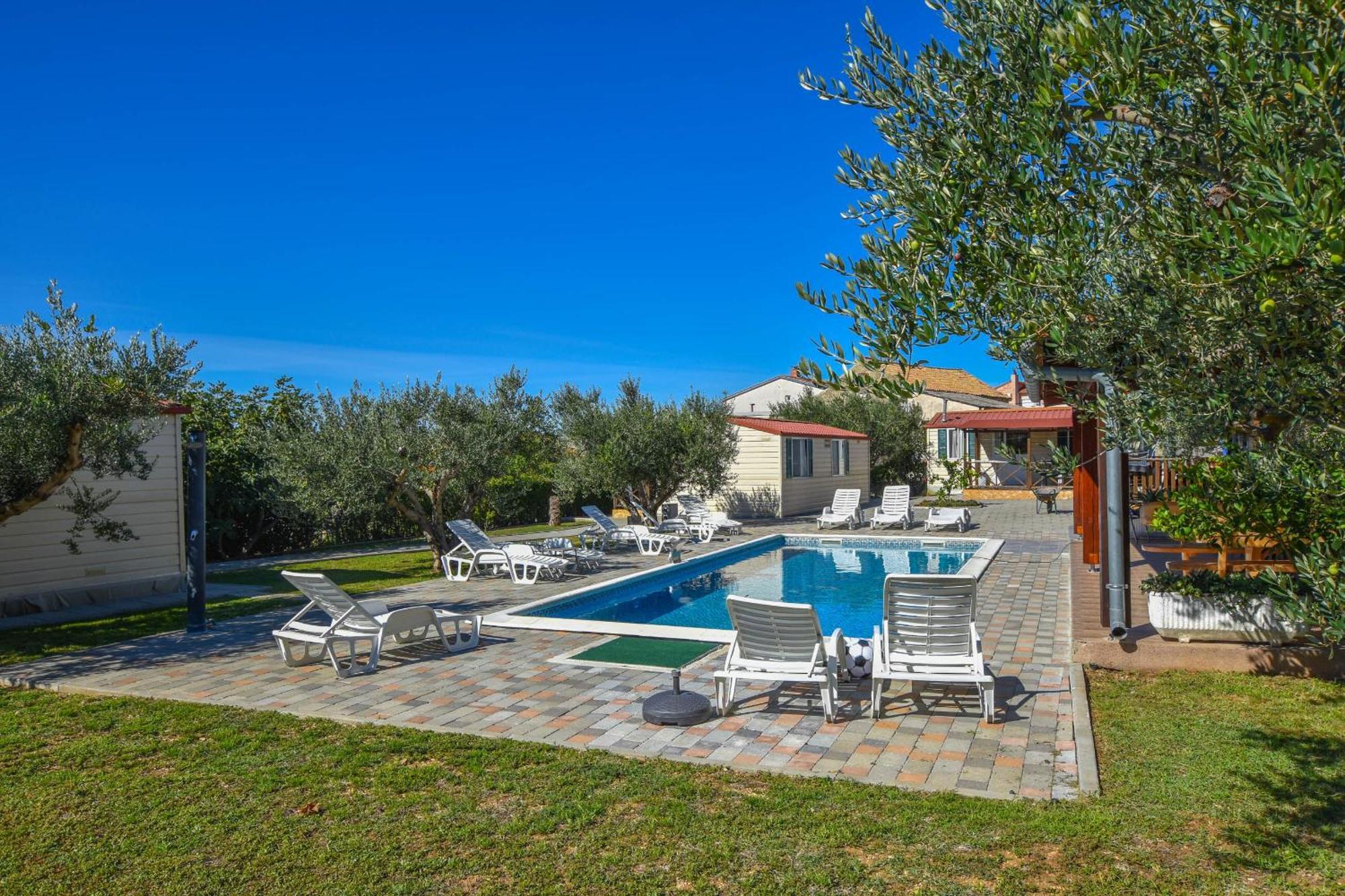 Apartments Flora Pakoštane Εξωτερικό φωτογραφία