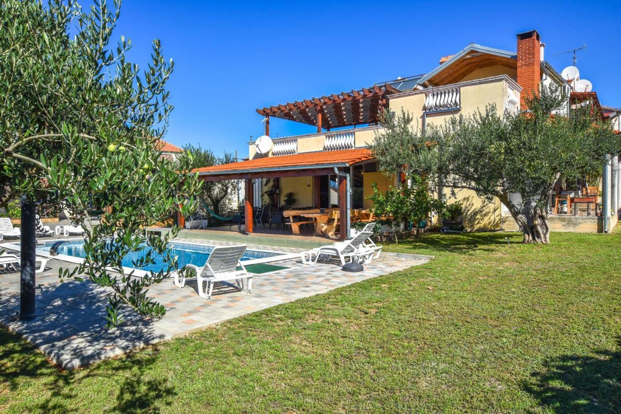 Apartments Flora Pakoštane Εξωτερικό φωτογραφία