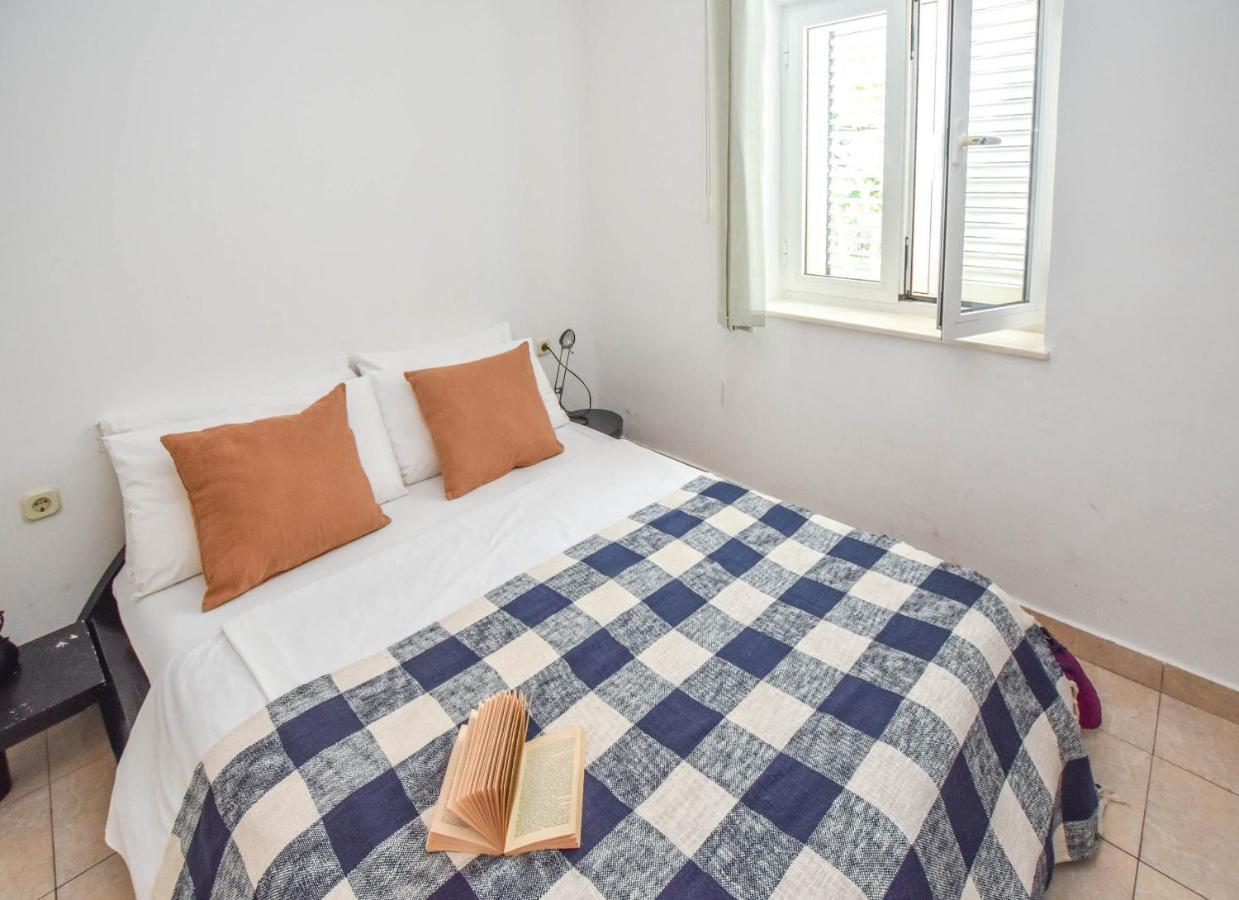 Apartments Flora Pakoštane Εξωτερικό φωτογραφία