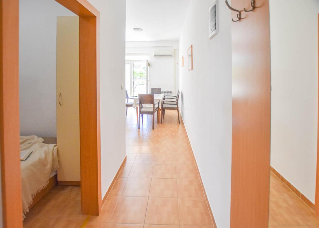 Apartments Flora Pakoštane Εξωτερικό φωτογραφία