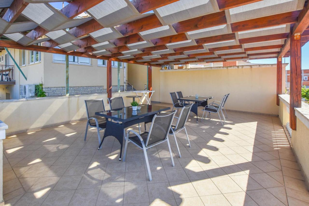 Apartments Flora Pakoštane Εξωτερικό φωτογραφία