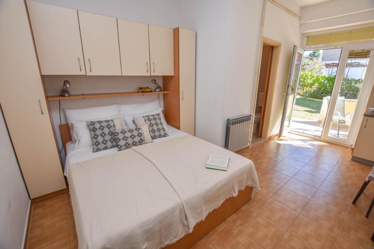Apartments Flora Pakoštane Εξωτερικό φωτογραφία