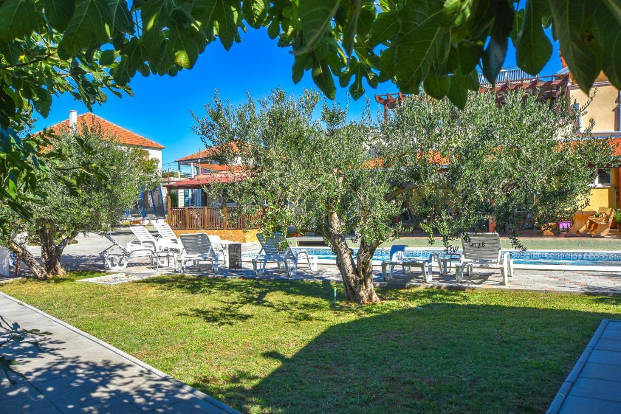 Apartments Flora Pakoštane Εξωτερικό φωτογραφία