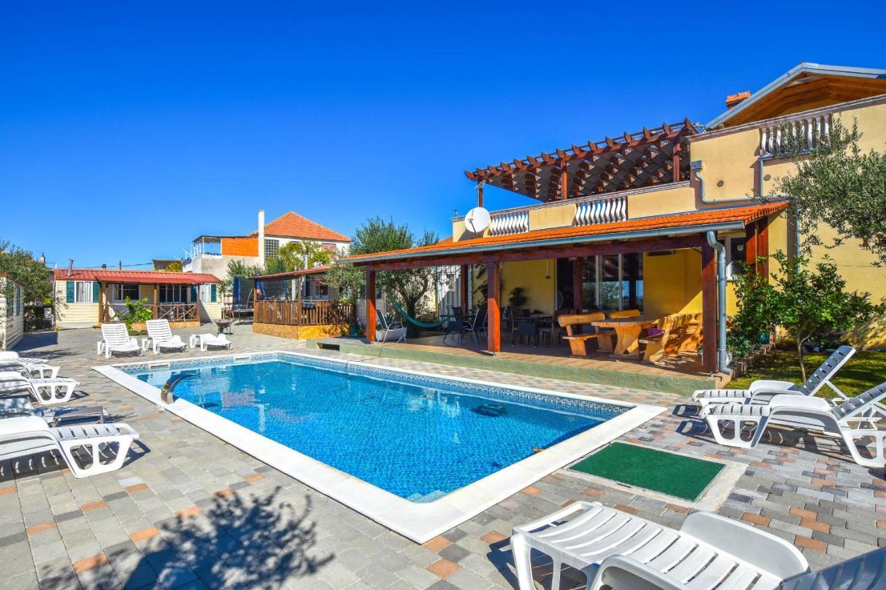 Apartments Flora Pakoštane Εξωτερικό φωτογραφία