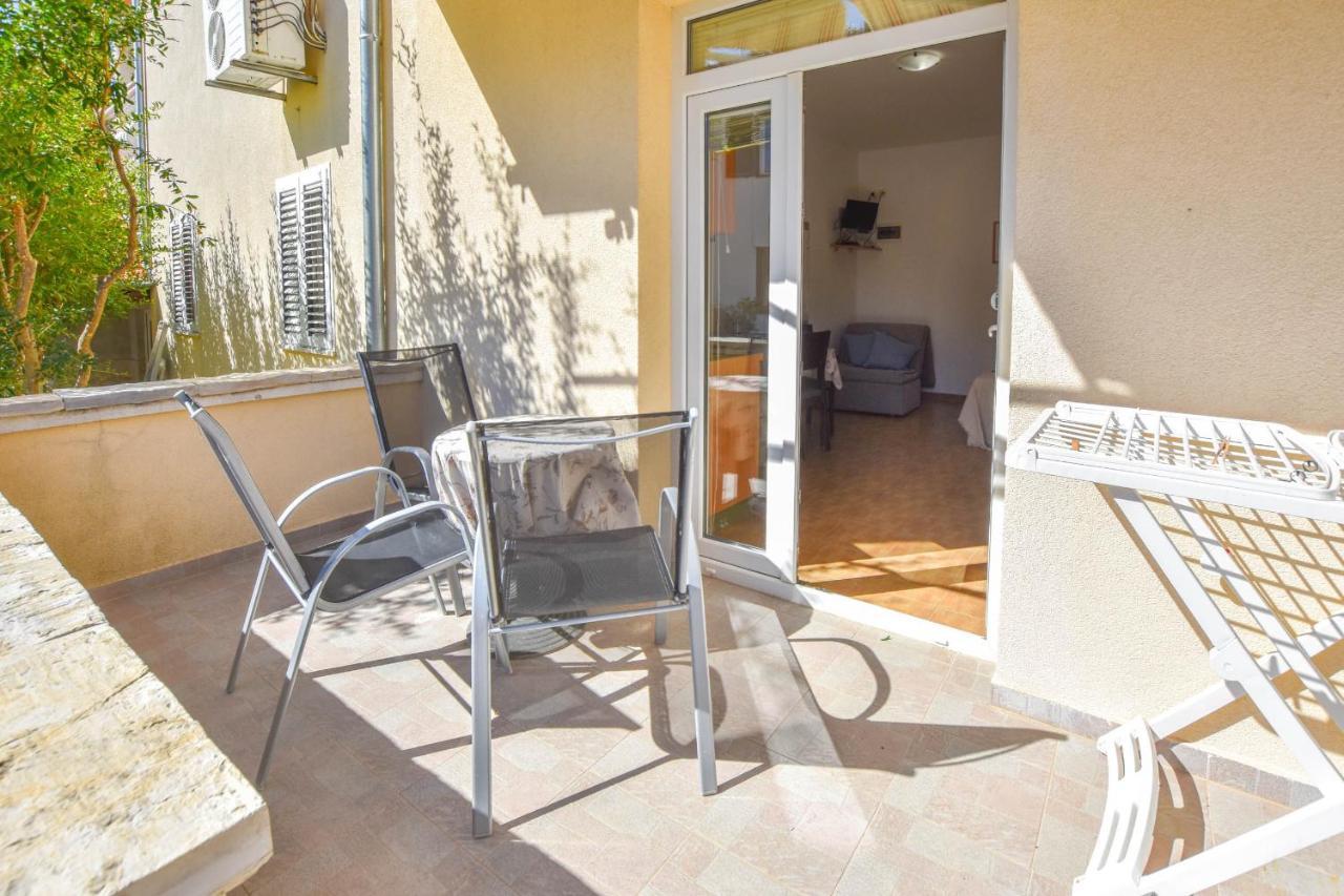 Apartments Flora Pakoštane Εξωτερικό φωτογραφία