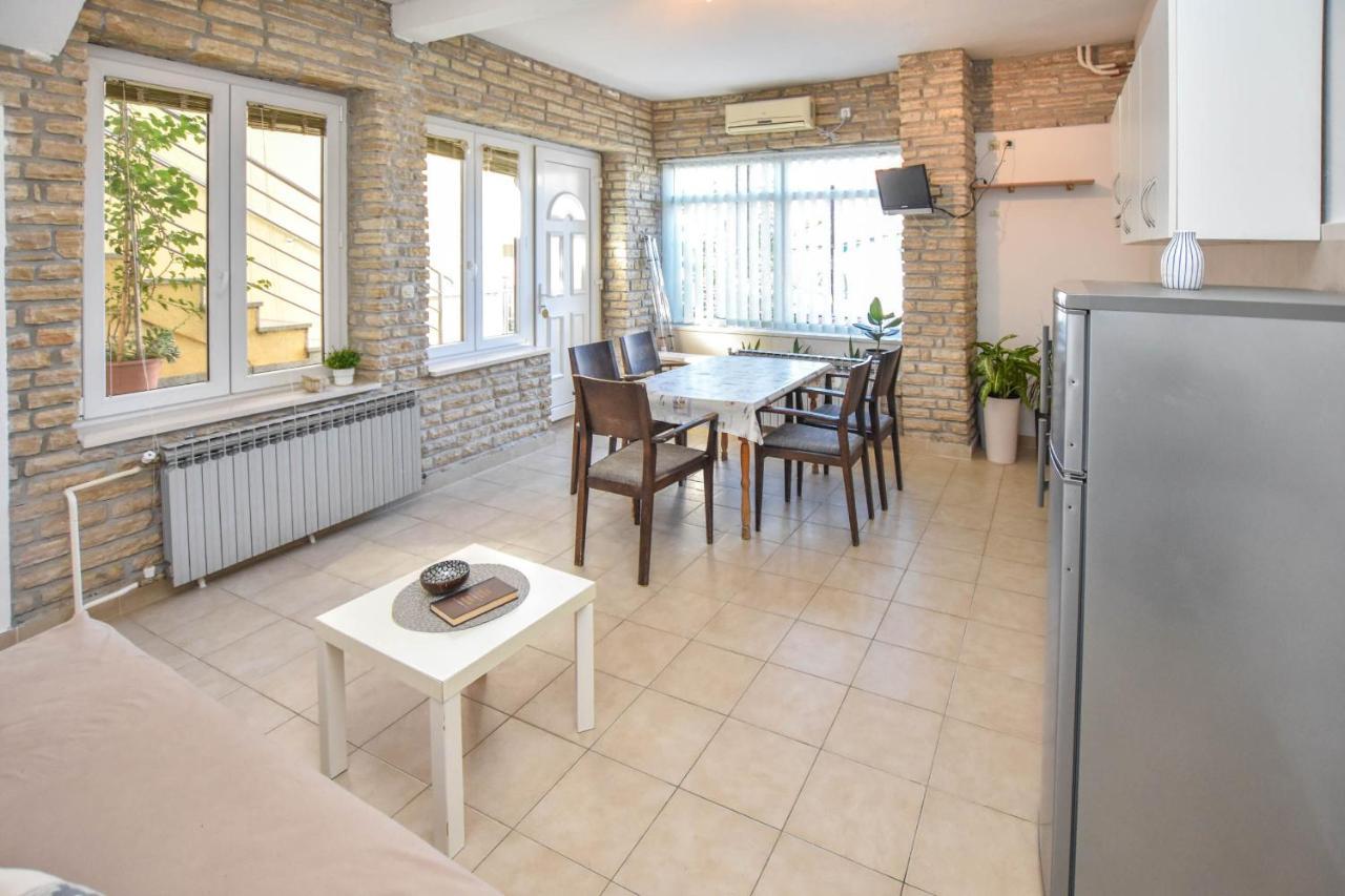 Apartments Flora Pakoštane Εξωτερικό φωτογραφία